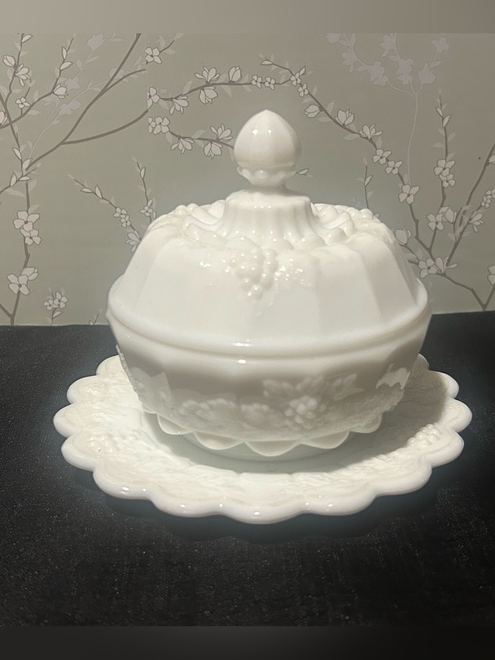 Vgt Westmoreland Covered Milk Glass Candy Dish & Matching Underplate